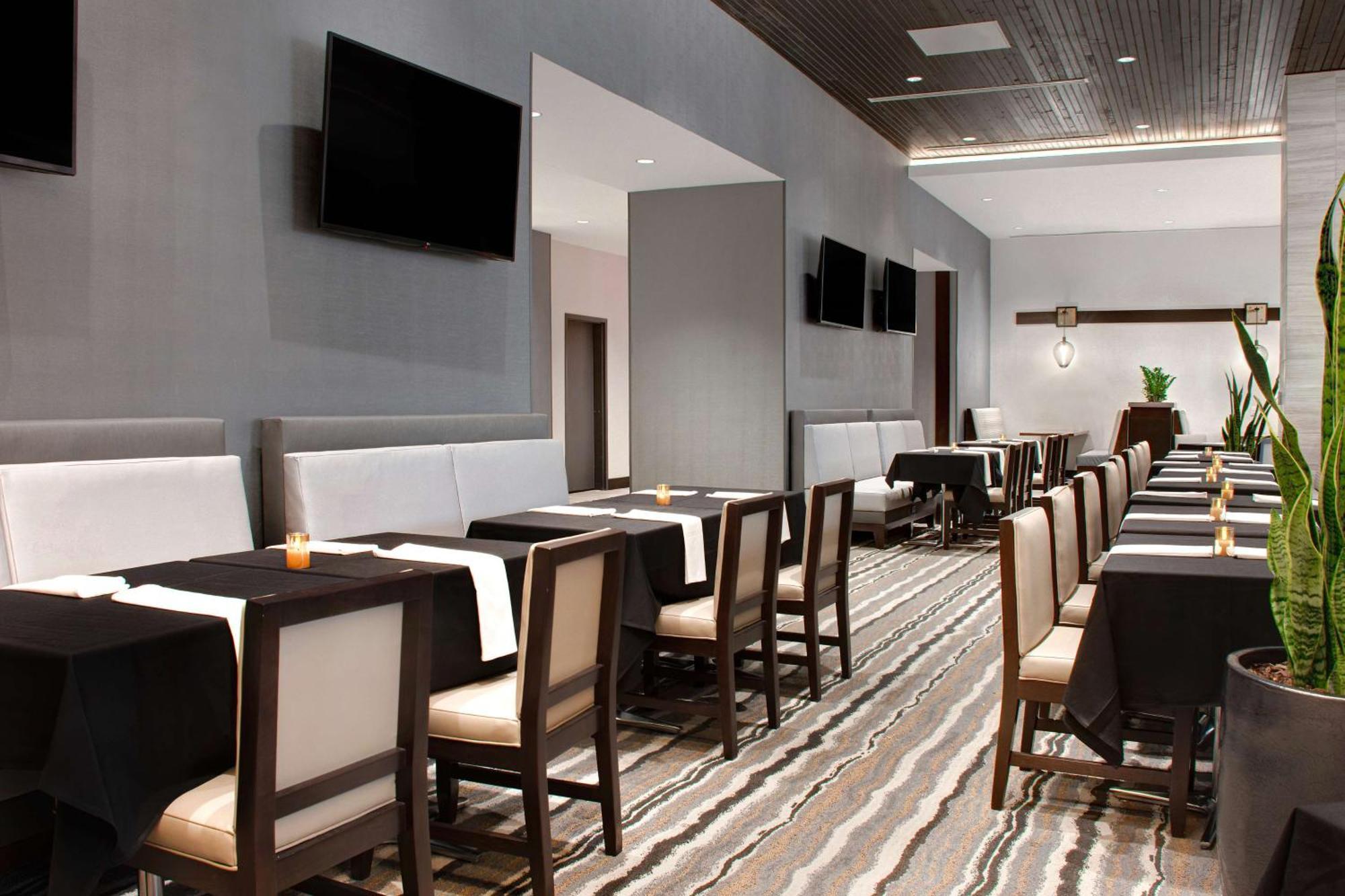 Embassy Suites By Hilton Alpharetta Halcyon Esterno foto